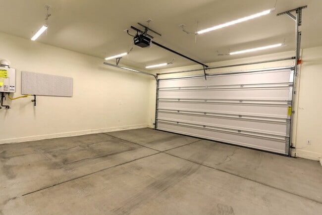 Building Photo - Santa Cruz Meadows