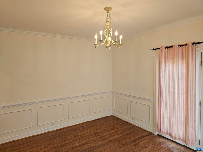 Building Photo - 134 Deerwood Dr