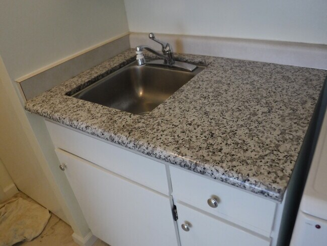 Building Photo - 2888 Ala Ilima St