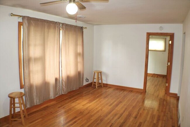 Building Photo - $1,250 | 2 Bedroom, 1 Bathroom Duplex | No...