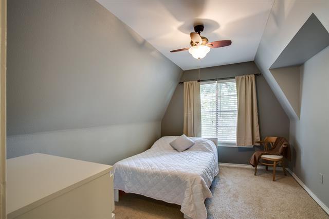 Building Photo - 137 Oak Haven Dr