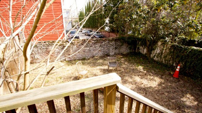 Building Photo - First Floor Downtown Duplex