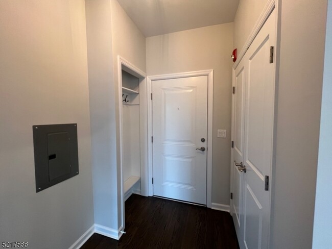 Building Photo - 109 Wanaque Ave