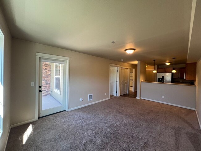 Building Photo - 1 Bedroom 1 Bath With Washer Dryer at Cypr...