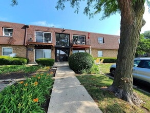 Building Photo - Fully furnished and ready to move in - Heat, Water and Internet are included - Newly renovated in...