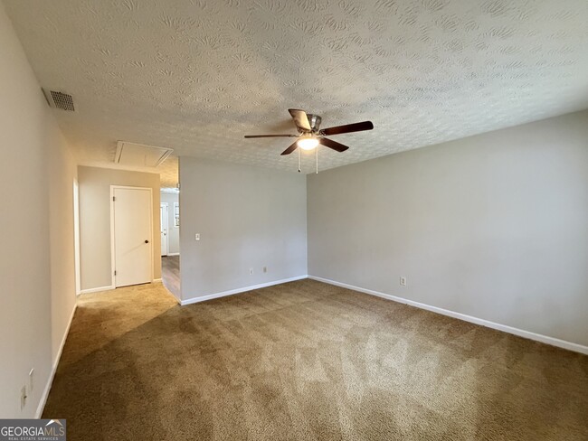 Building Photo - 102-102 Kimberly Way SW