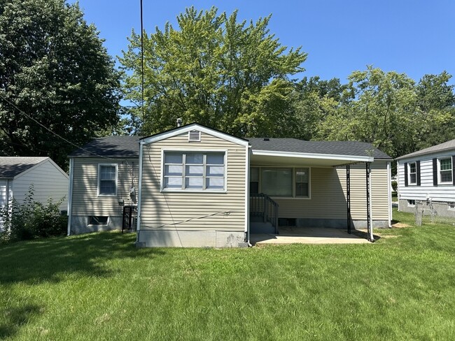 Building Photo - 10110 Tappan Dr