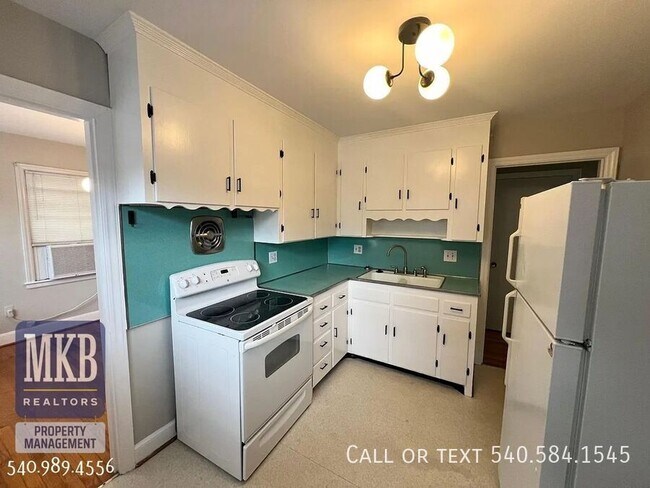 Building Photo - 2314 Wycliffe Ave SW