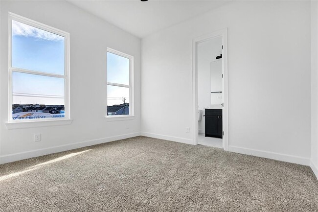 Building Photo - 1230 E 23rd St