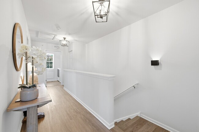 Building Photo - 2546 Huntleigh Ln
