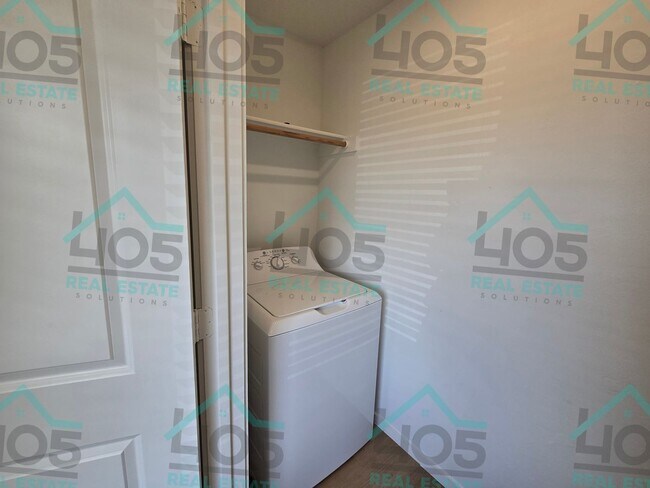 Building Photo - 20412 Deer Creek Dr