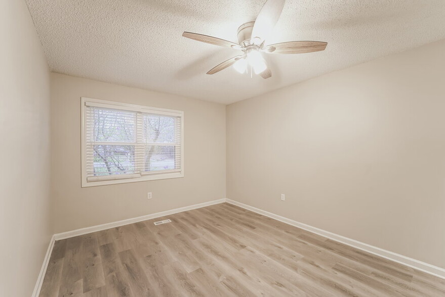 Building Photo - 731 Firecrest St SE