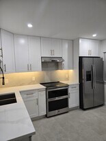 Building Photo - 5347 Emerald Isle Dr