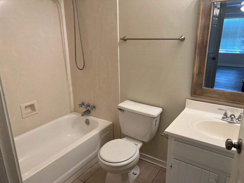 Bath 2 - 6377 Quin Dr