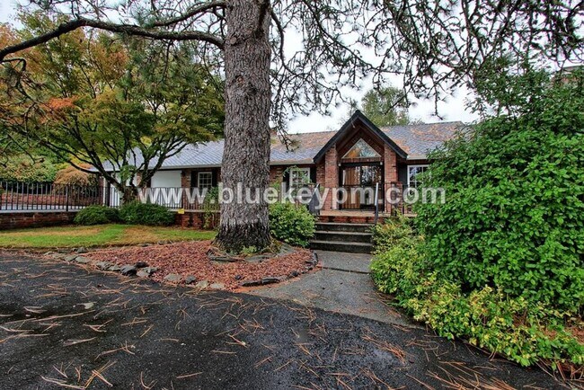 Building Photo - 3 Bed, 2 Bath, 1 Acre Home in Ridgefield, WA
