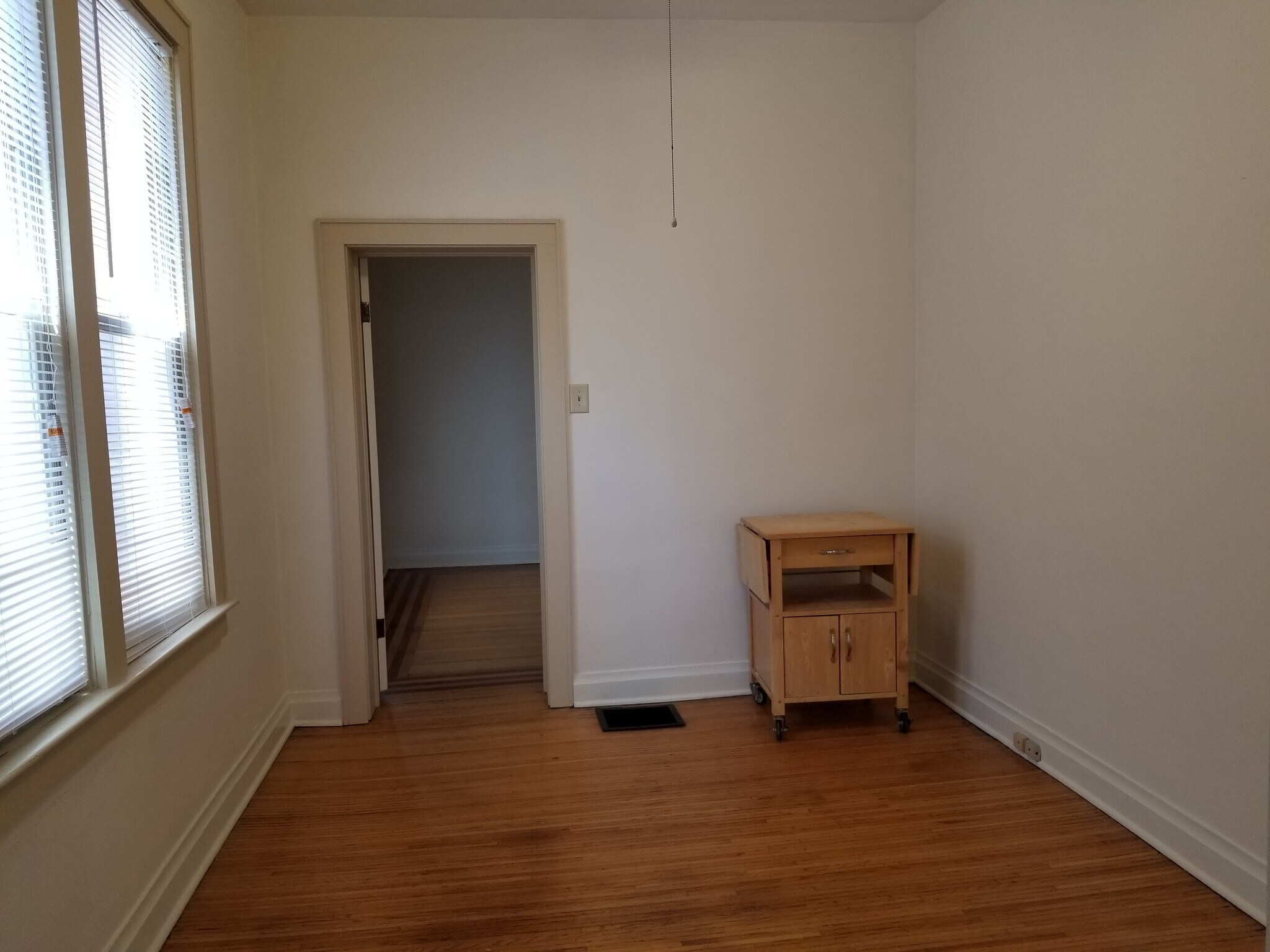 Dining Room - 137 W Hubbard Ave