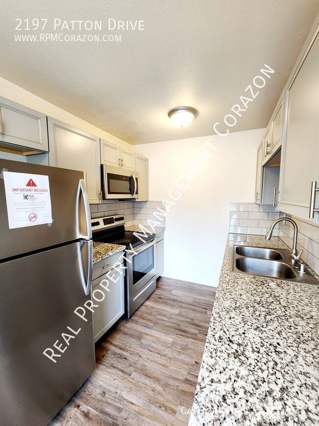 Building Photo - Newly upgraded upstairs 2 Bed, 1 Bath Apt ...