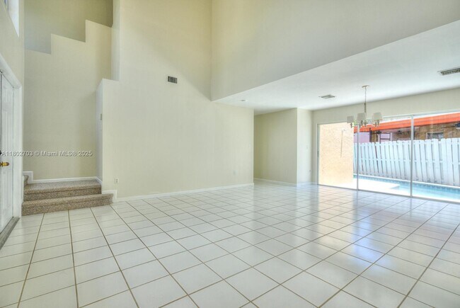 Building Photo - 9965 SW 155th Ct