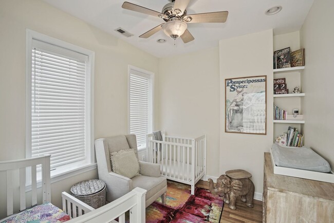 Building Photo - Lovely 2 BR/2.5 BA Apartment near Noma II!