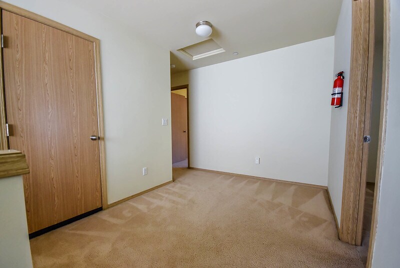 Building Photo - 1349 Burnside Pl