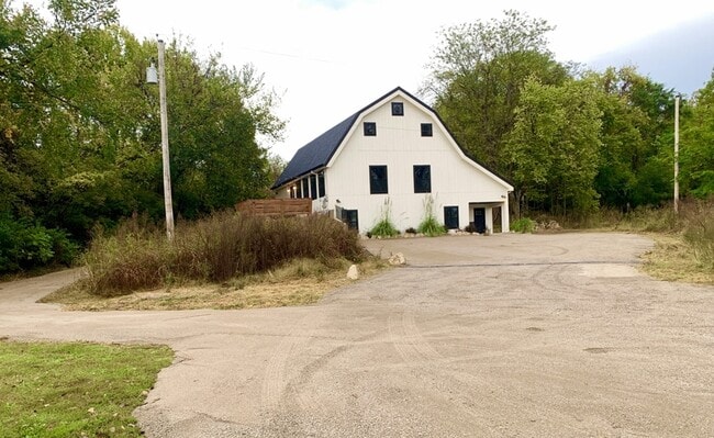 Building Photo - 19920 NW Farley Hampton Rd