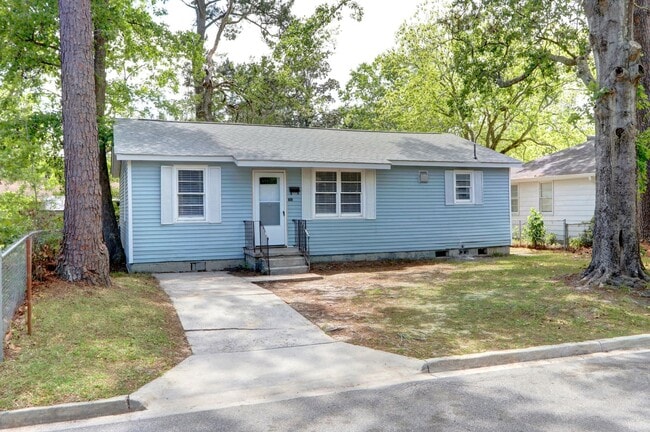 Building Photo - Renovated Three Bedroom House with large yard