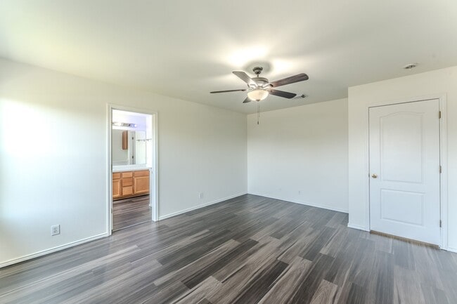 Building Photo - 1339 Diamond Bluff