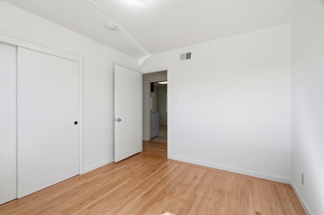 Building Photo - Cherry Chase Home