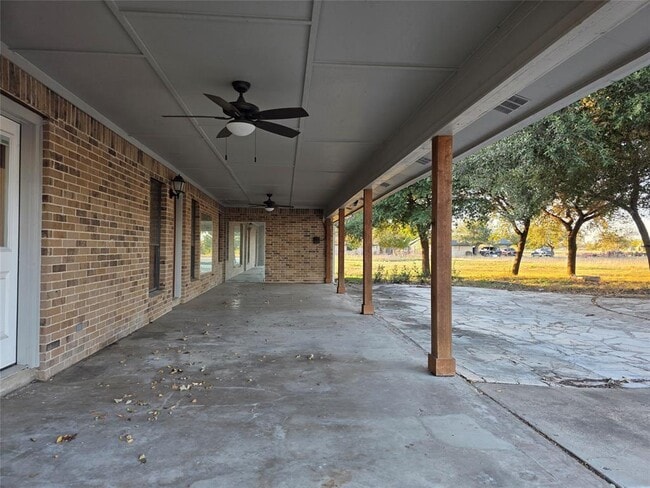 Building Photo - 9506 Schmidt Ln