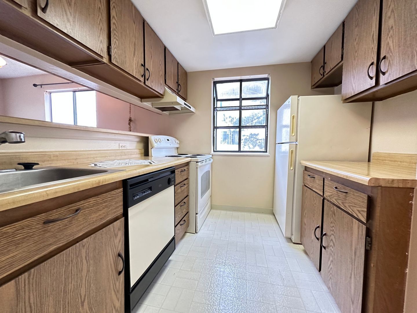 Building Photo - 12504 E Cornell Ave