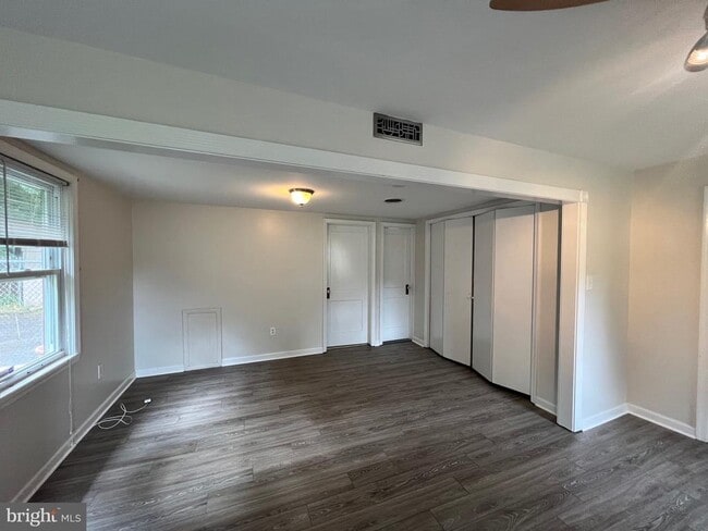 Primary Photo - 465 W Elmer Rd