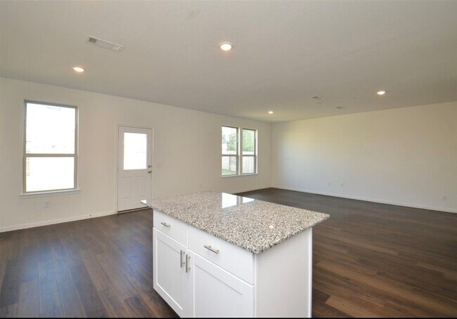 Building Photo - 16439 Big Hickory Dr