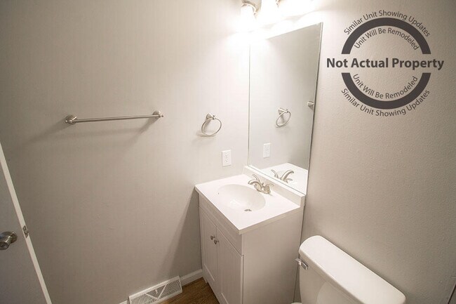 Building Photo - 4620 W Bainbridge Dr