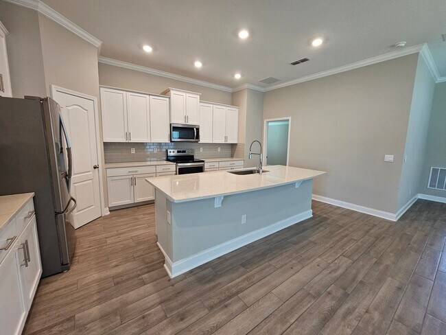 Building Photo - Sawmill Branch 4 Bedroom 2 Bath 3 Car Garage Home