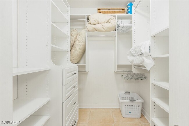 Building Photo - 829 Tanbark Dr