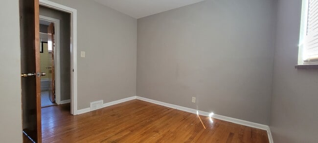 Building Photo - 18258 Curtain Ave