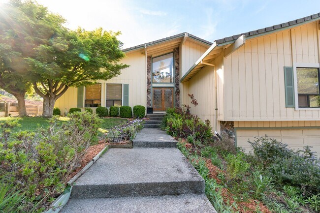 Building Photo - Los Gatos Mountain Living at its Best! Gated 1 Acre lot! Spacious 5 bedroom House! Pool!