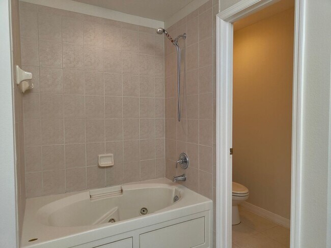 Building Photo - Three Bedroom Townhome at Cypress Lakes in Kissimmee
