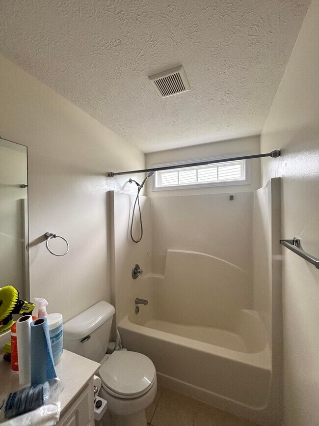 Building Photo - 398 Beryl Dr