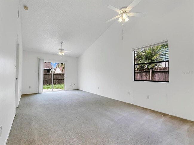 Building Photo - 8636 Drayton Ct