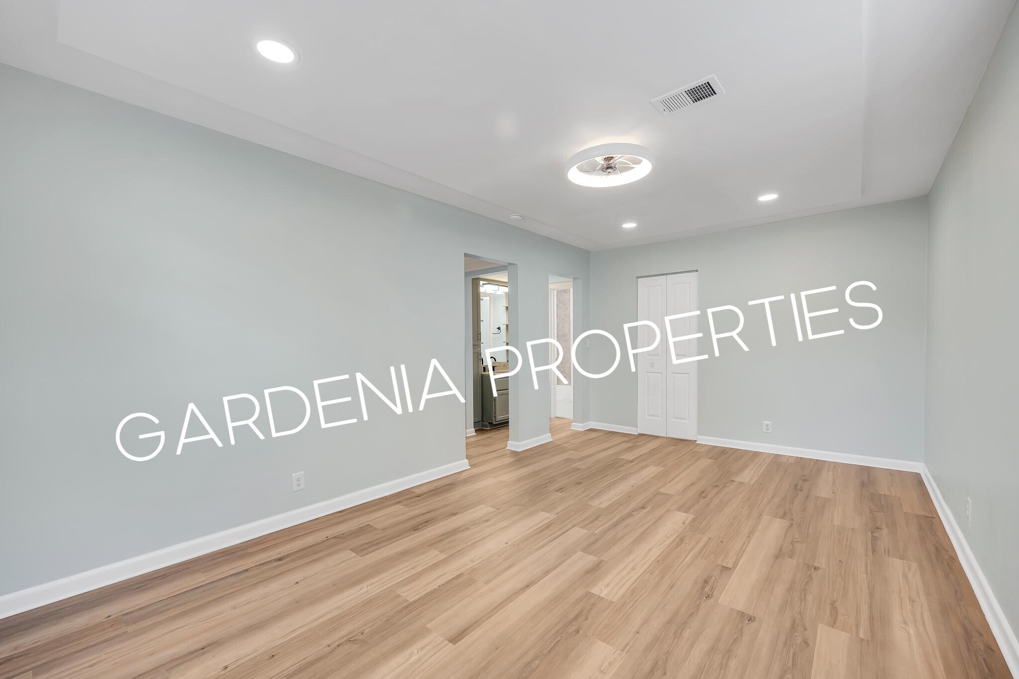 Building Photo - 1353 Placid Pl