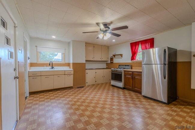 Building Photo - 703 Saybrook Pl