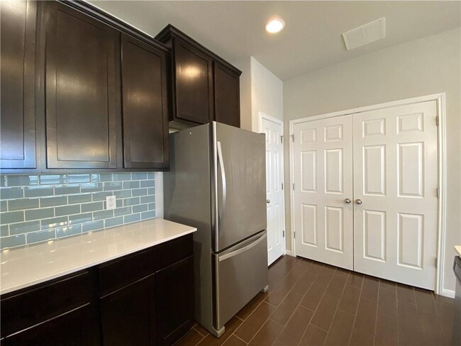 Building Photo - 2304 S Lakeline Blvd