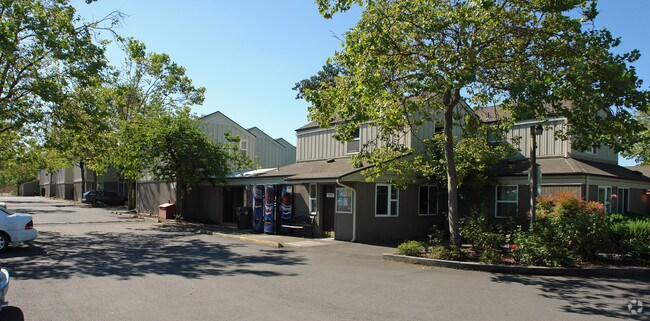 Building Photo - Abbie Lane Courts