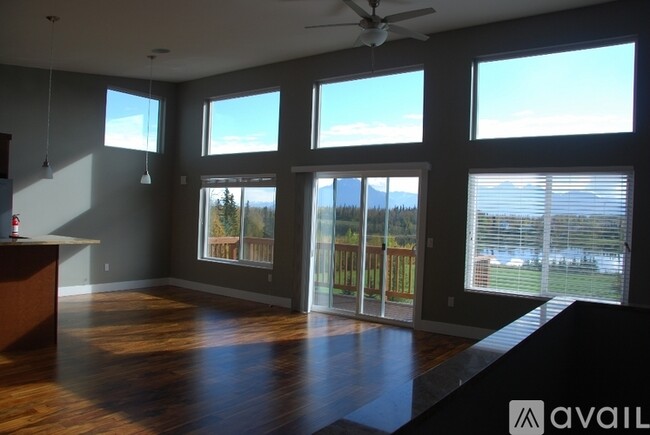 Building Photo - 2975 E Palmdale Dr