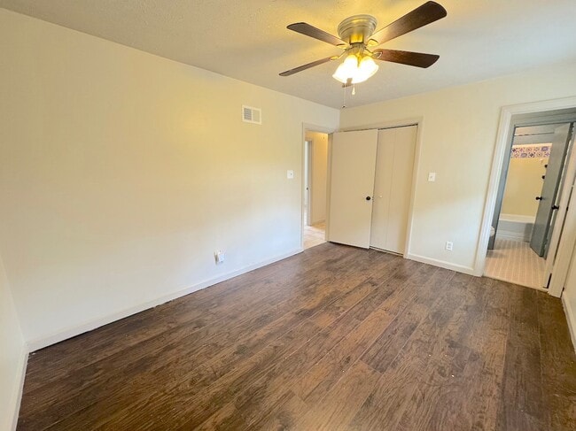 Building Photo - 106 Paradise Dr