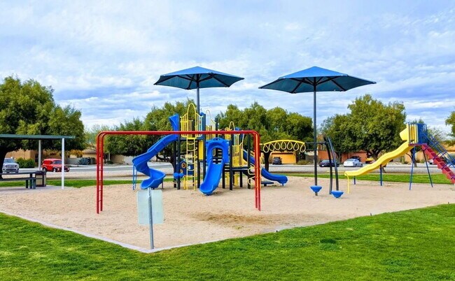 Building Photo - Newly remodeled 4 Bedroom in gated community!