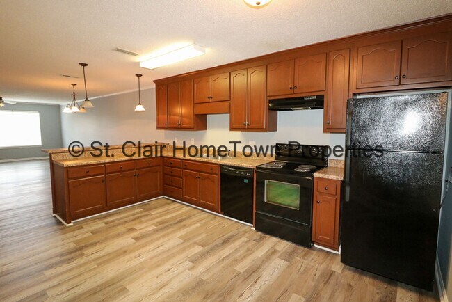 Building Photo - Totally Remodeled Tri-Plex in Lincoln School System