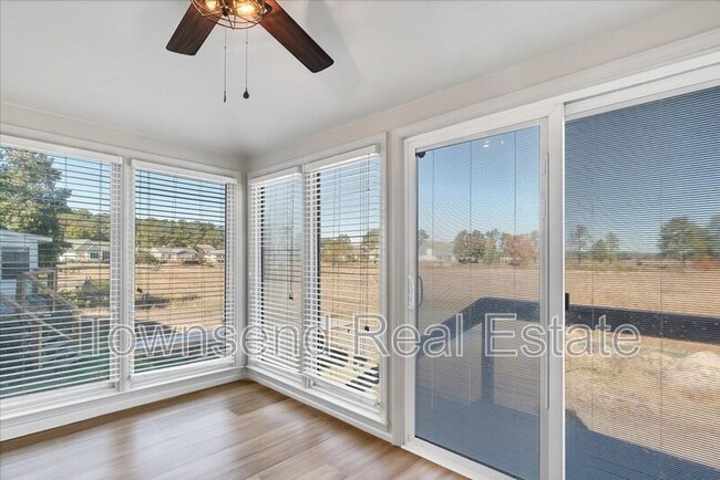 Building Photo - 695 Cedar Point