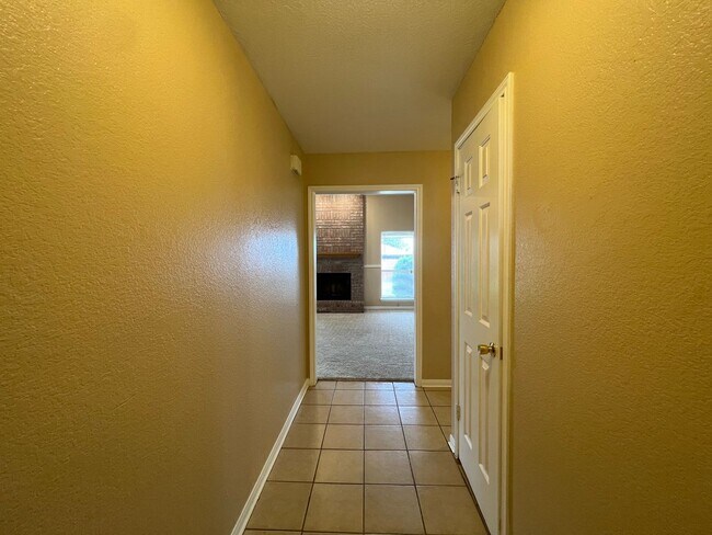 Building Photo - 4611 Colby Dr